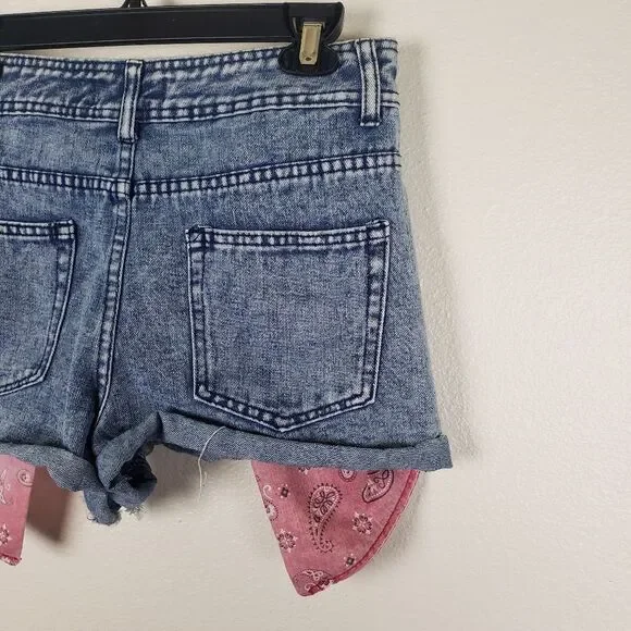 Women's Kreamy Denim Red Kerchief Bandana Pockets Distressed Cuff Off Shorts LRG - Picture 6 of 10